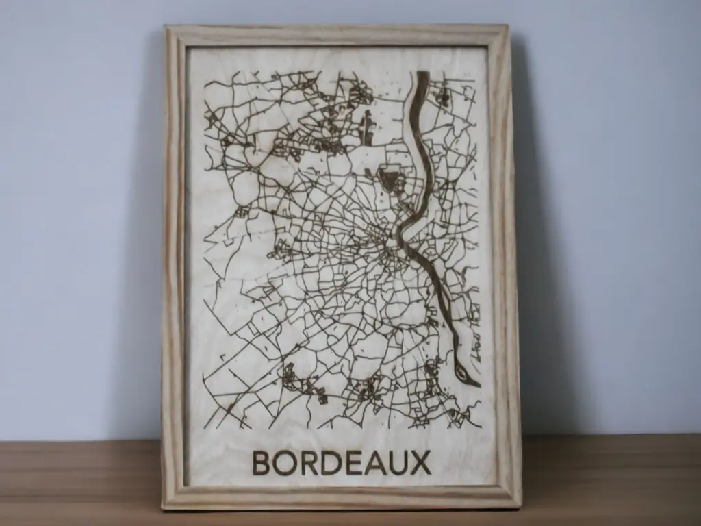 Carte de Bordeaux gravée dans son cadre