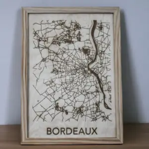Carte de Bordeaux gravée dans son cadre