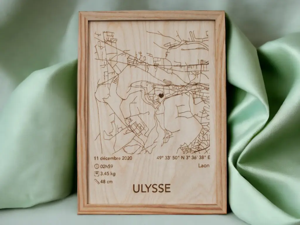 Carte de naissance personnalisée, gravée dans le bois