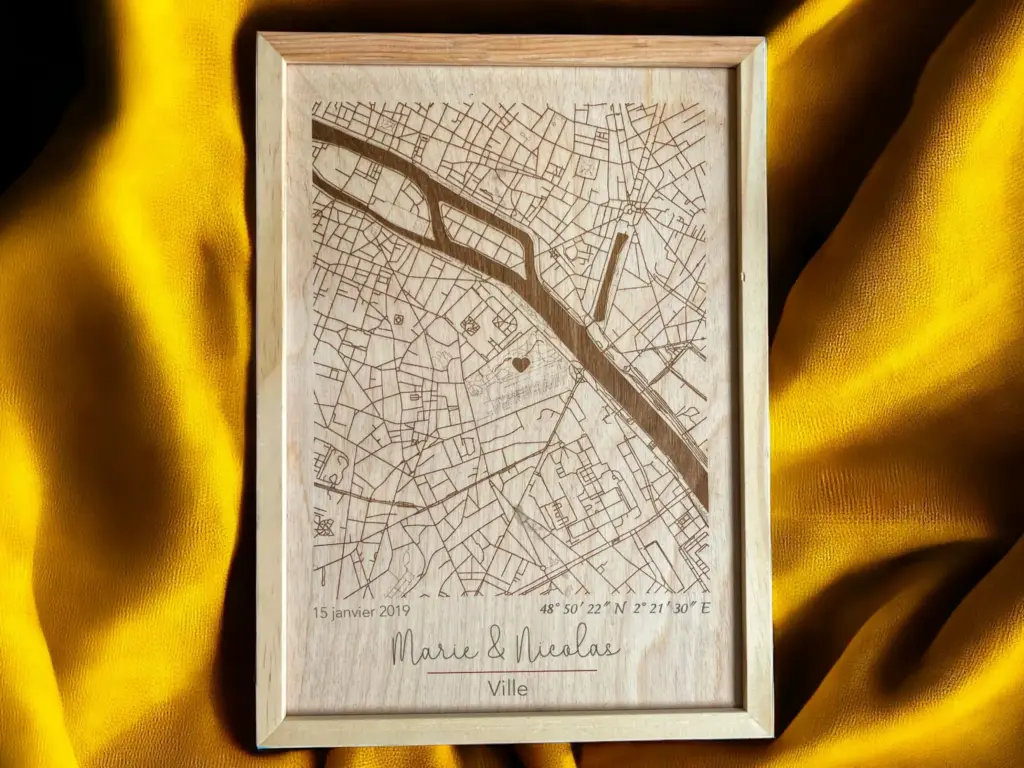 Carte de ville personnalisée, gravée dans le bois